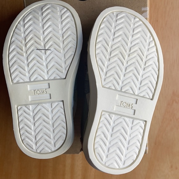 Toddler Toms - Picture 2 of 3
